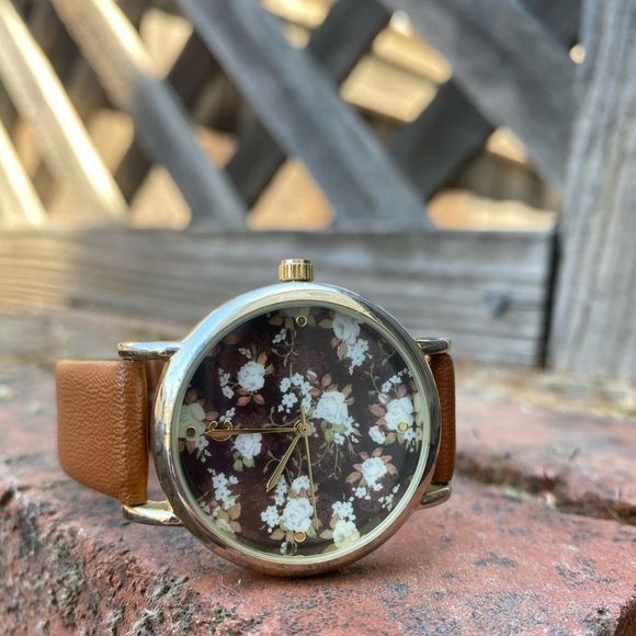Stainless Steal Floral Watch - Picture 2 of 9